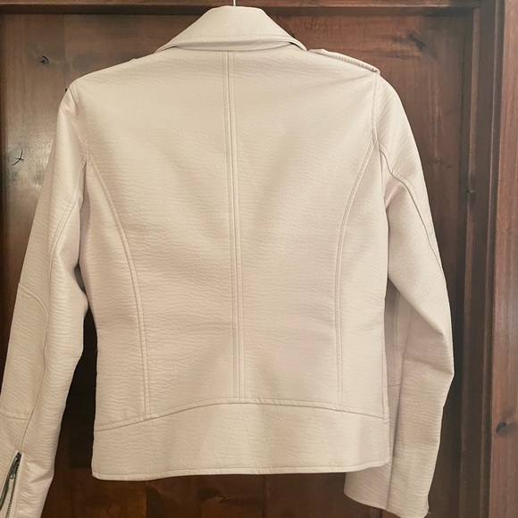 Cupcakes & Cashmere vegan leather moto jacket - Picture 4 of 6